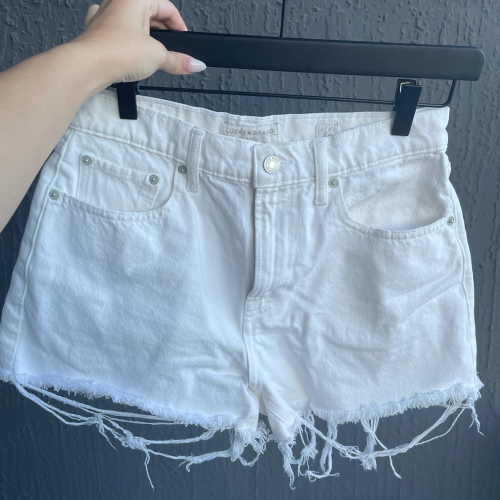 Lucky Brand mid rise Relaxed Short